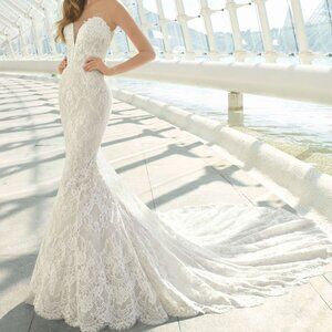Rosa Clará “Daton” Lace Mermaid Wedding Dress - Bridal Size 10, Street Size 6-8